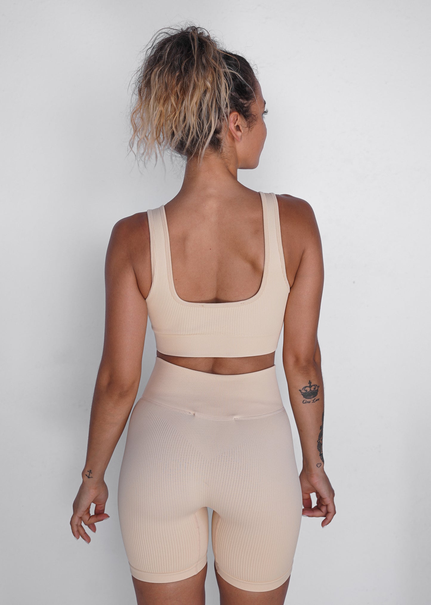 Gigi Crop | Biscuit