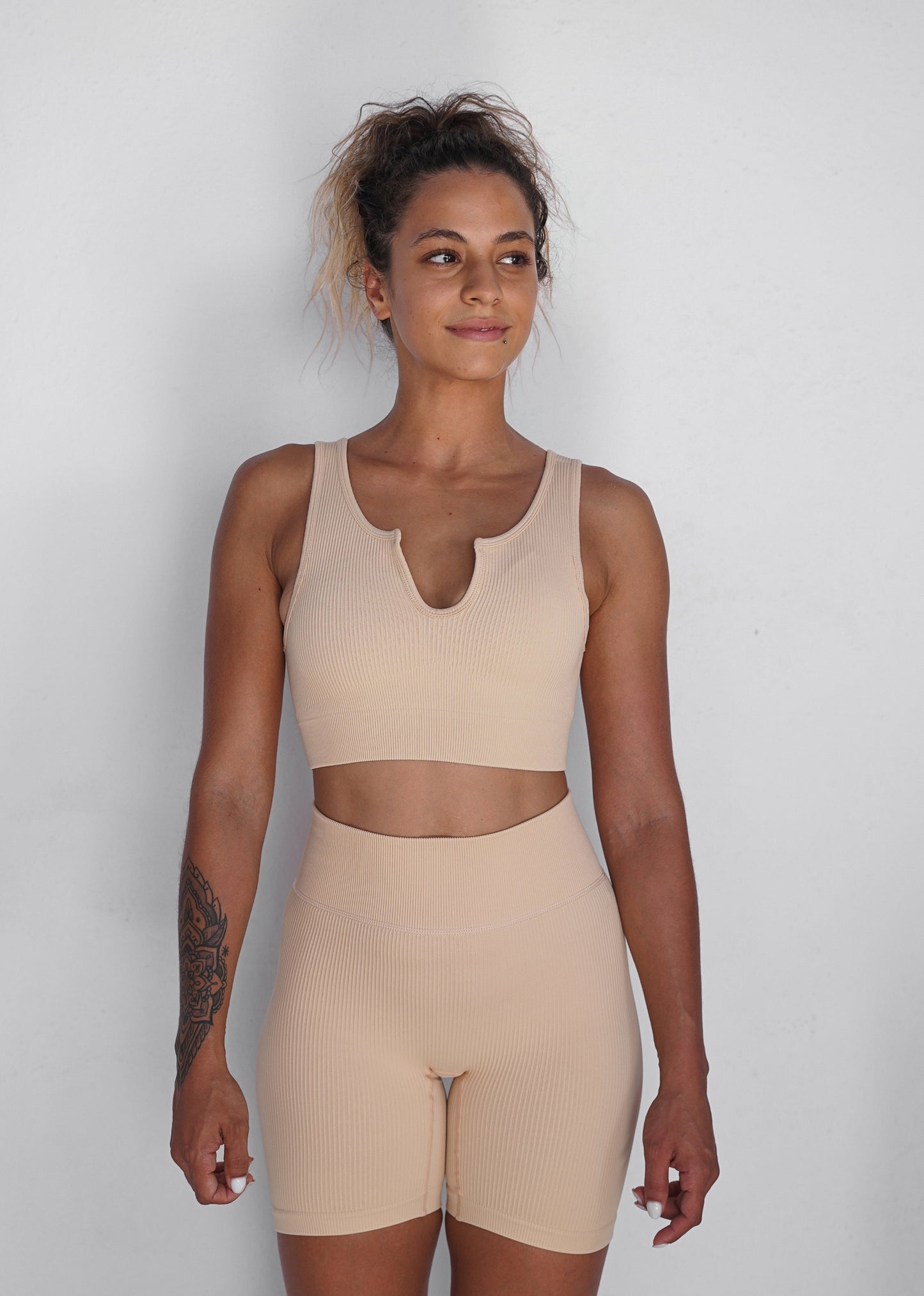 Gigi Crop | Biscuit