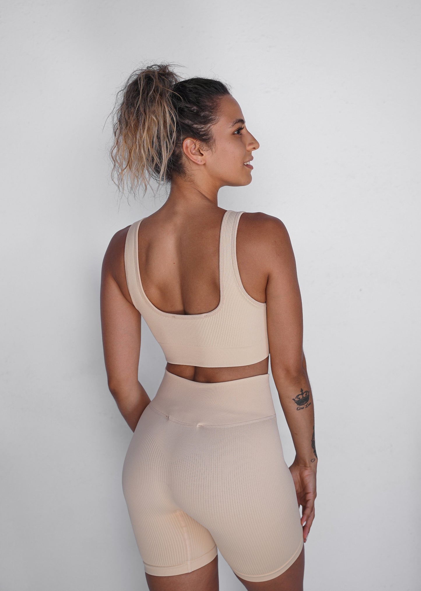 Gigi Crop | Biscuit