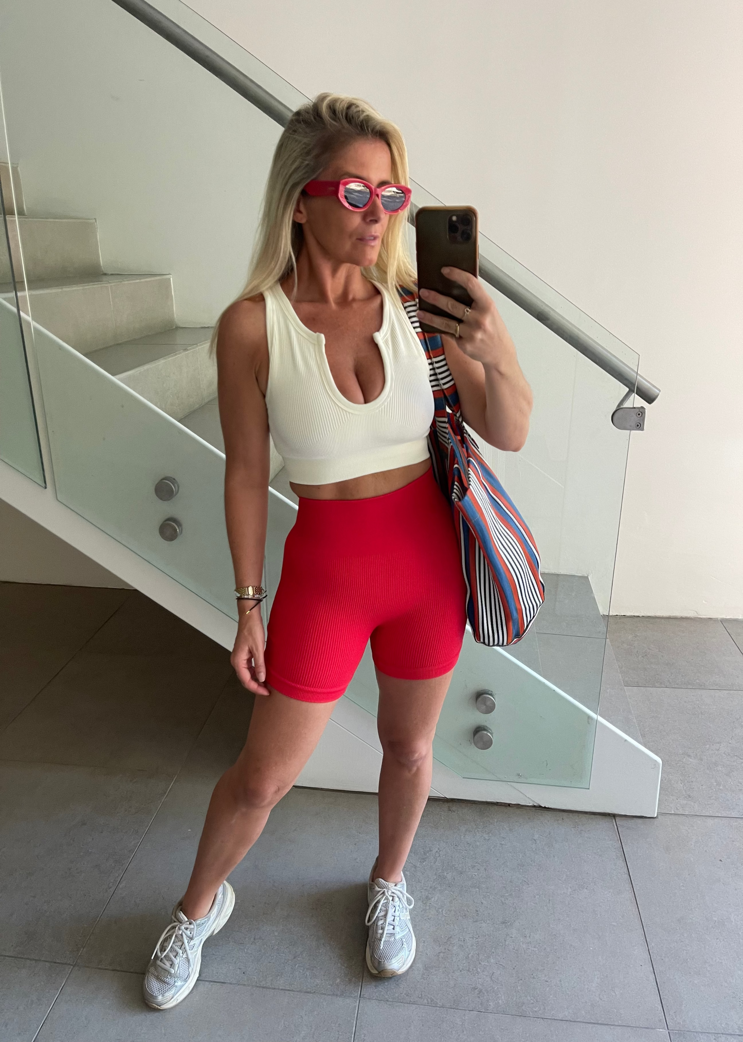 Amber Maxwell Eva crop cream supportive ribbed activewea